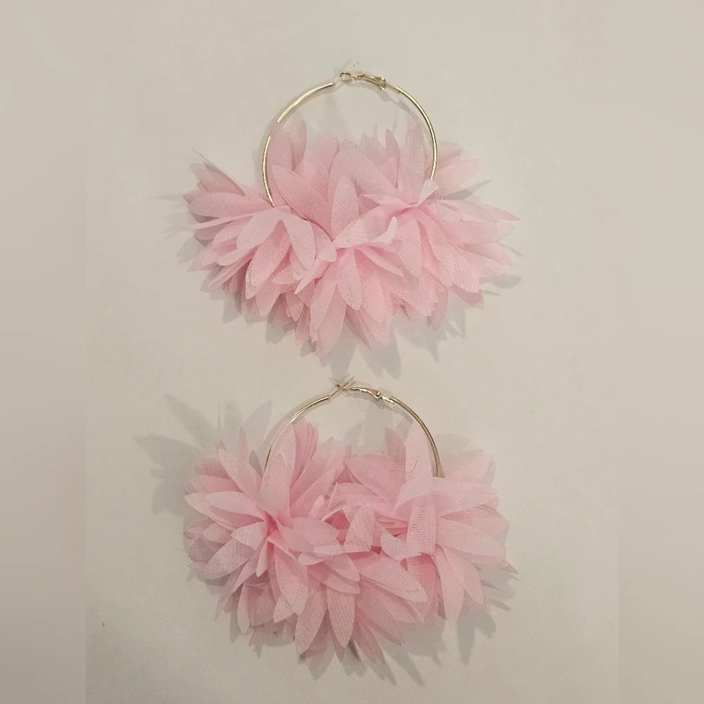 NEW Pink Gold Floral Hoop Earrings Preppy Avant Garde Coquette Girl Girlhoodcore - Picture 2 of 6